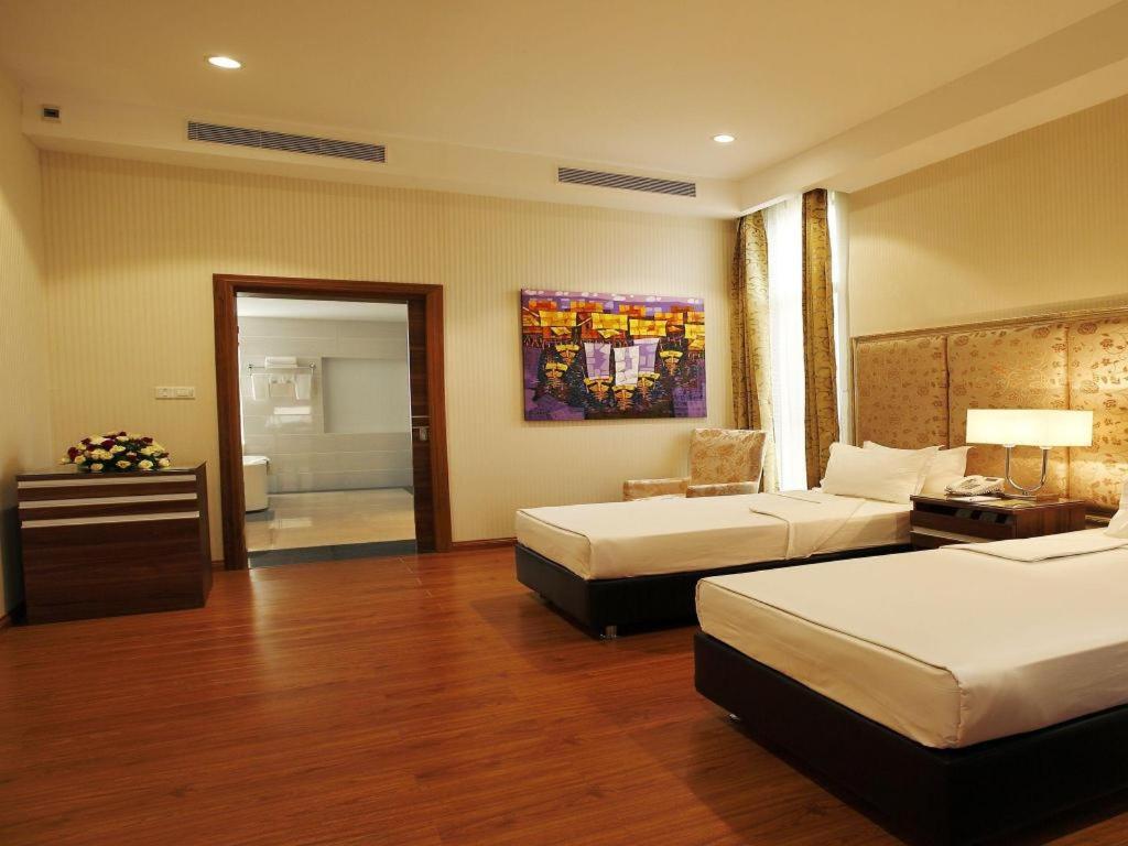 Horizon Lake View Resort Naypyidaw Екстериор снимка