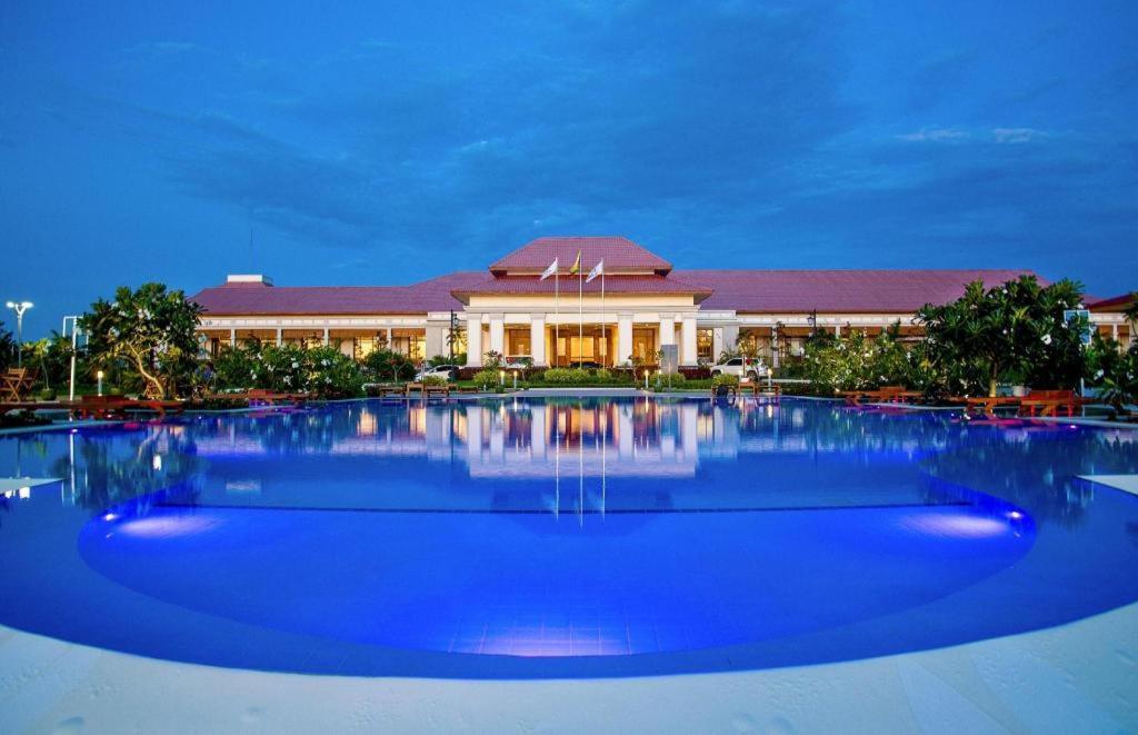 Horizon Lake View Resort Naypyidaw Екстериор снимка