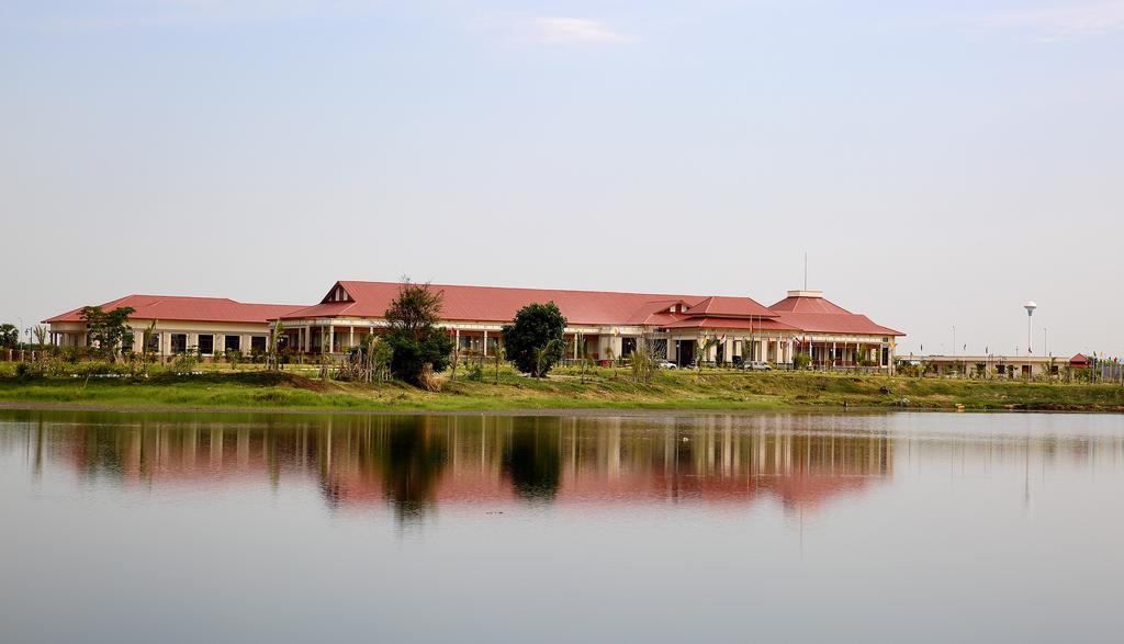 Horizon Lake View Resort Naypyidaw Екстериор снимка